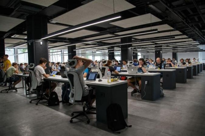 Interpersonal distance, the key for a safe return to offices